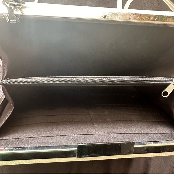 Disney Loungefly Princess Books OG Heart Logo Loungefly Crossbody Book Purse - Picture 6 of 7